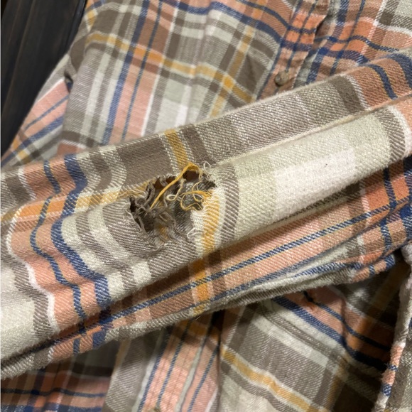 Distressed American Eagle Flannel - Picture 4 of 4